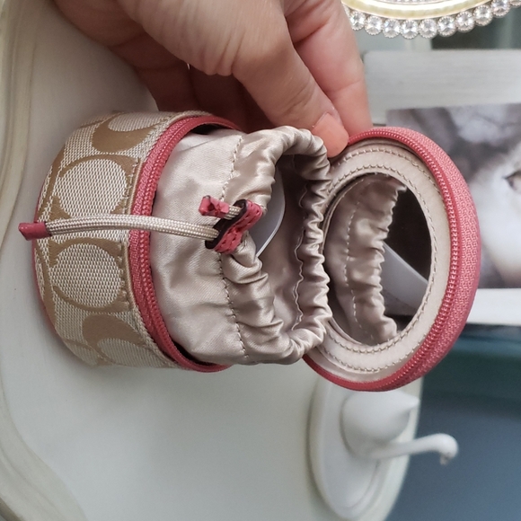 SOLDCoach Jewelry Pink/Khaki Bow Zipper Pouch Case - Picture 4 of 8